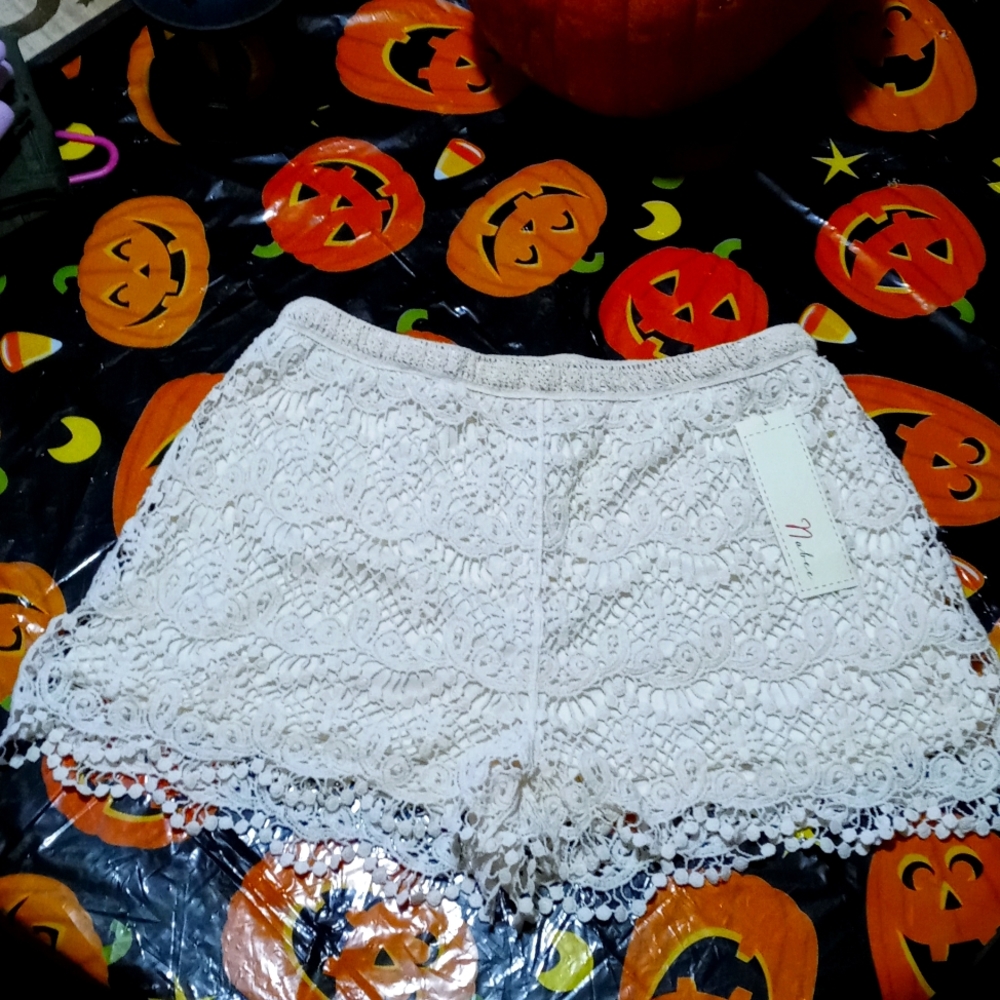 NWT Nabee Women's XL Almond color Lace Shorts